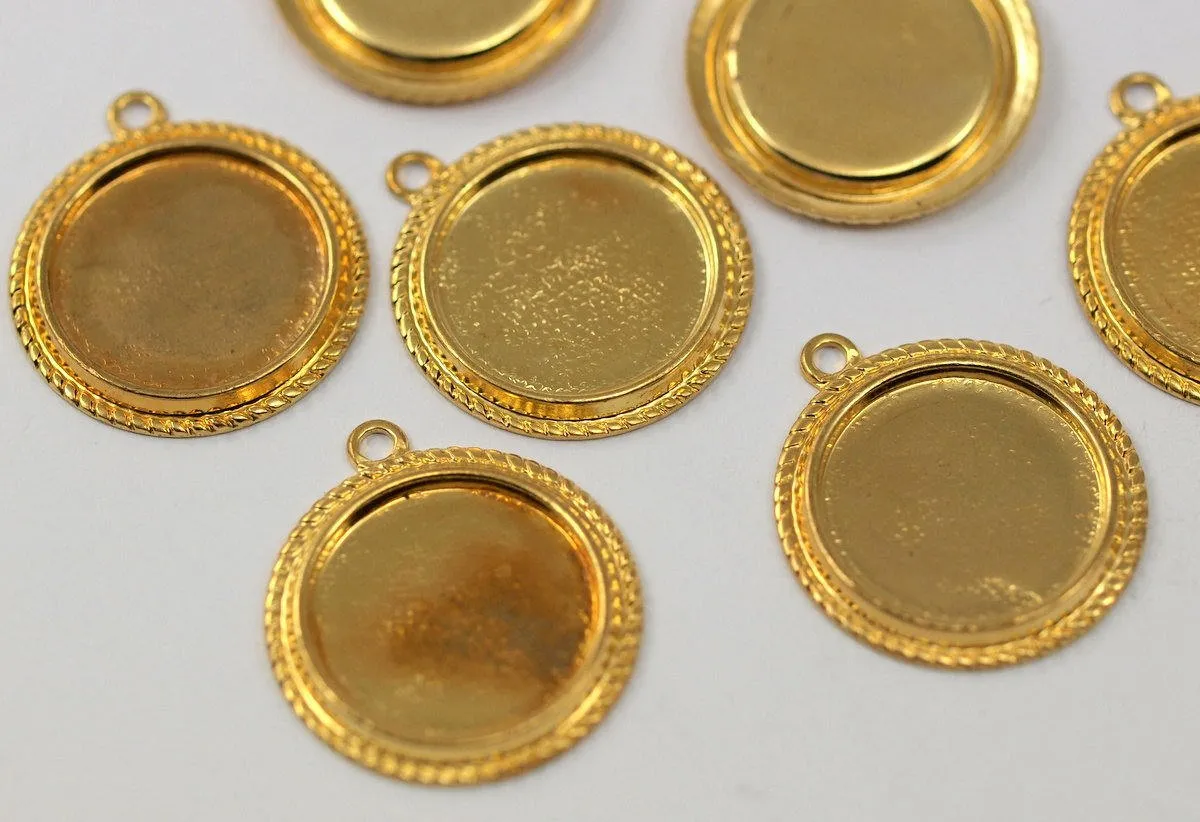 3 Vintage Raw Brass Pendant Setting With 16 Mm Cameo Base