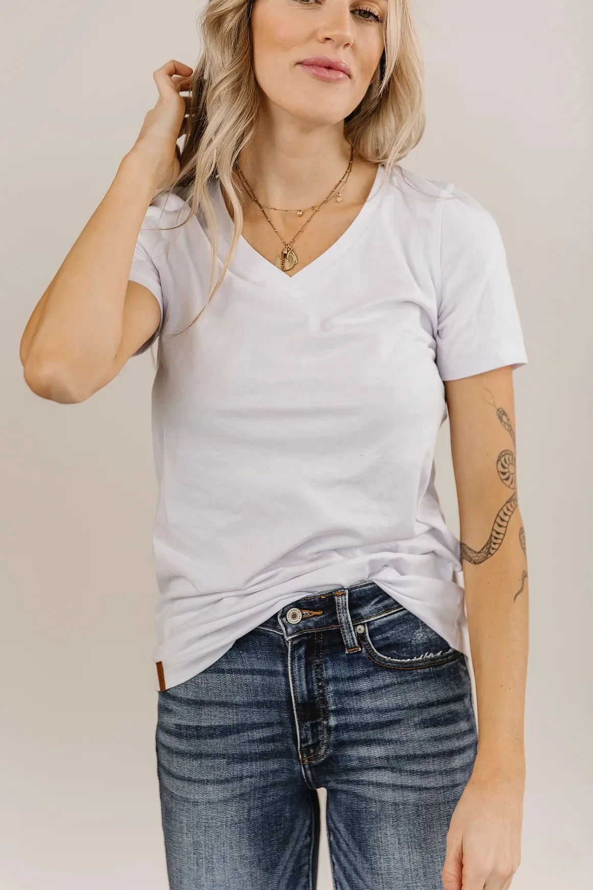 Ampersand Avenue Vneck Lulu Tee - White