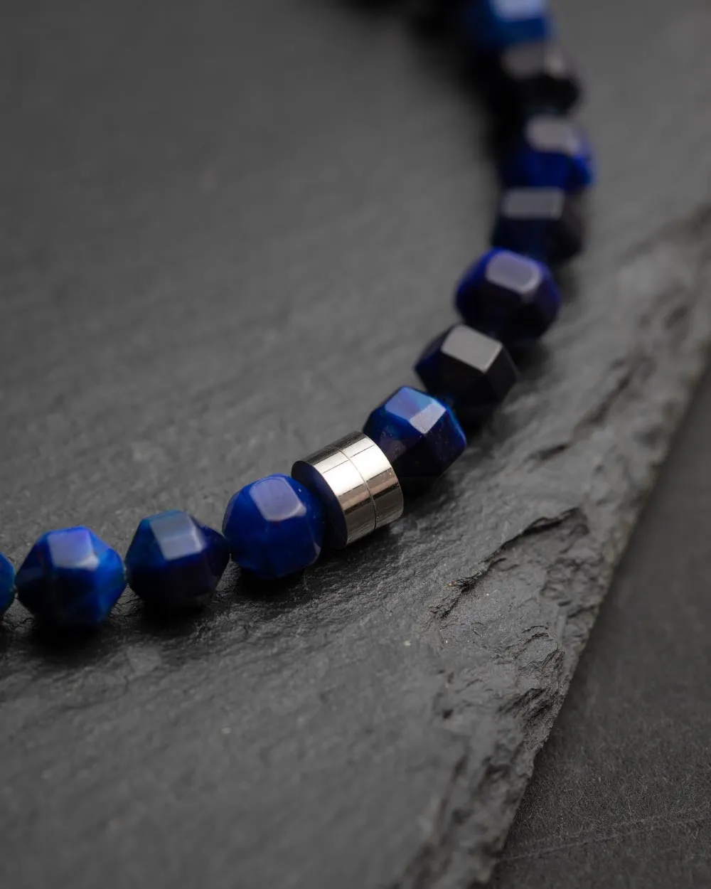 Bracelet with 6mm blue Tiger Eye stone and titanium element