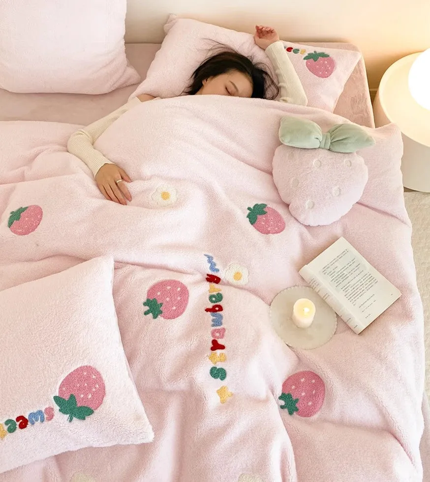 Fashion Strawberry Bedding Set PN6337