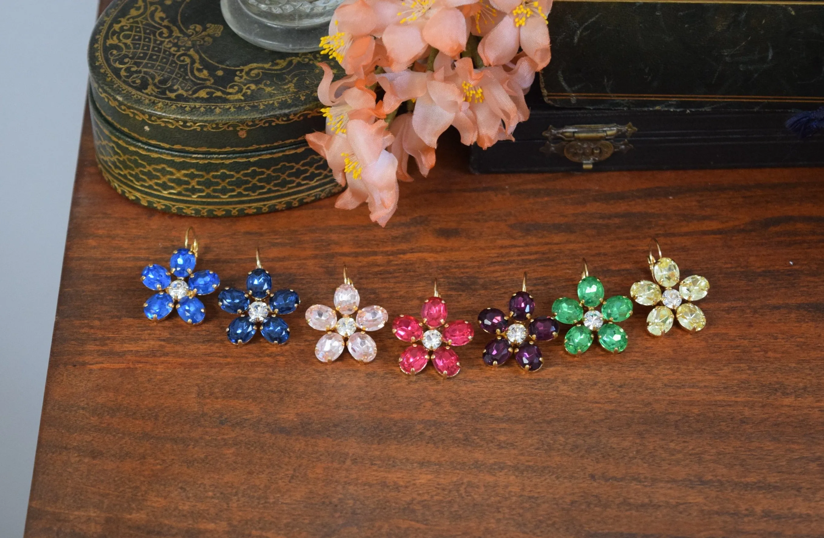 Floral Earrings - Small Oval Stones