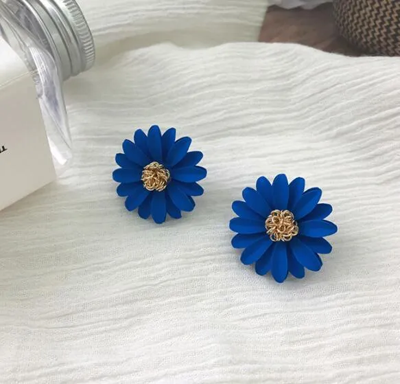 New Cute Small Daisy Flowers Stud Earrings For Women Korean Sweet crystal Flower Earring Girls Fashion Elegant Jewelry