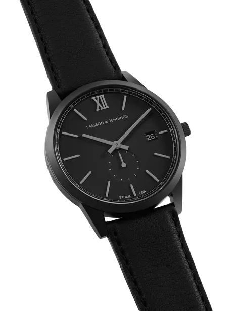 Saxon 39mm, Black Case, Black Leather