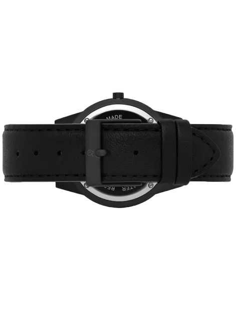 Saxon 39mm, Black Case, Black Leather